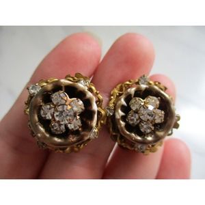 Vintage Signed By Robert Goldtone Flower Rhinestone Clip On Earrings